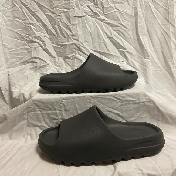 Yeezy slides granite size 14 - Picture 1 of 6